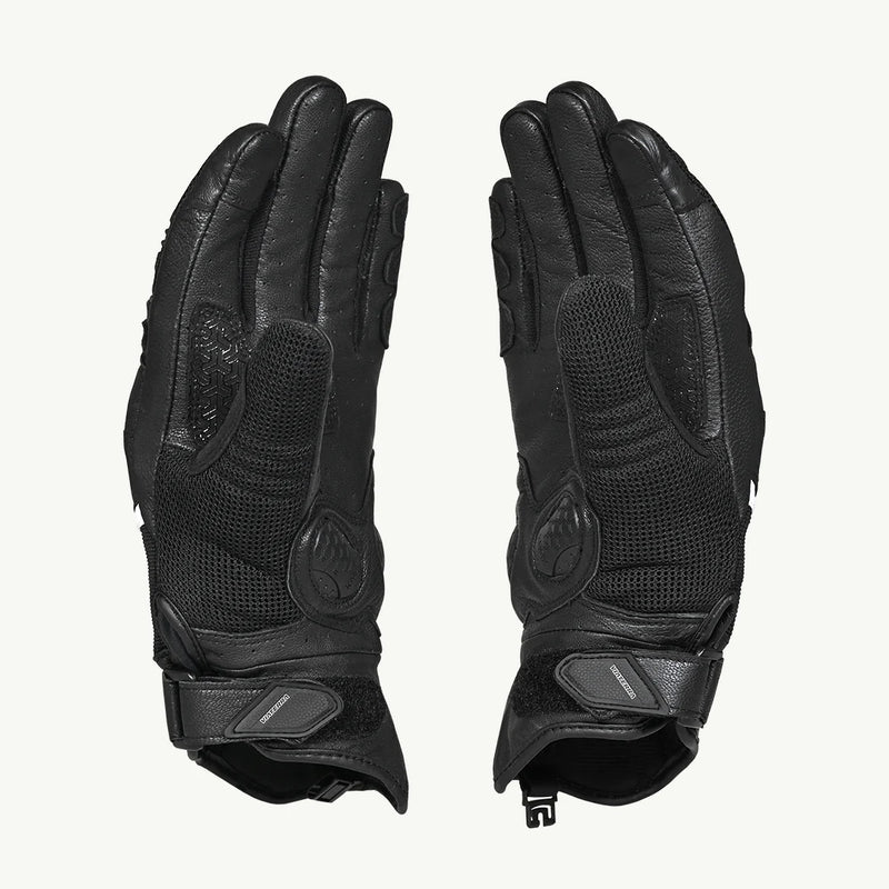 VIATERRA HOLESHOT – SHORT MOTORCYCLE RIDING GLOVES FOR MEN (LAVA RED)
