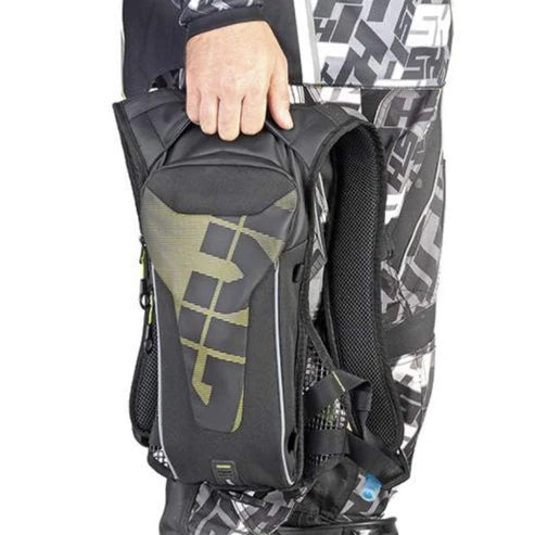 GRT719V Rucksack with Integrated Water Bag, 3 Litres - Givi